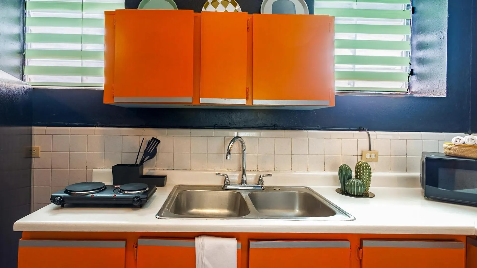 Apartment Spanish Lagoon In San Juan - Private Patio - 2 Bedrooms