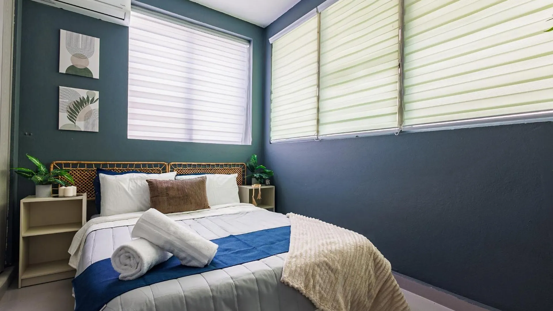 Apartment Spanish Lagoon In San Juan - Private Patio - 2 Bedrooms